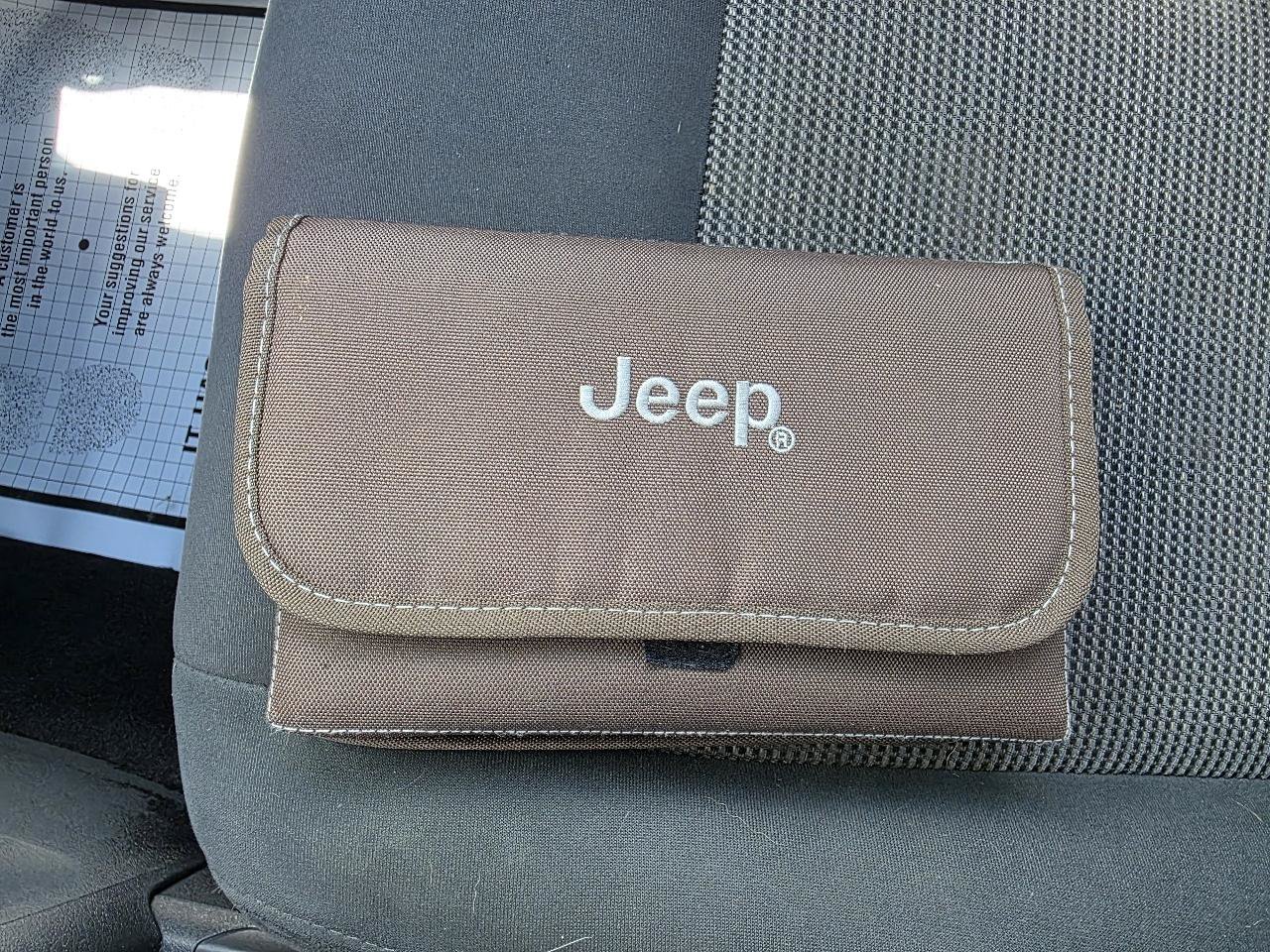 Used 2017 Jeep Patriot Latitude AWD/4WD image 18
