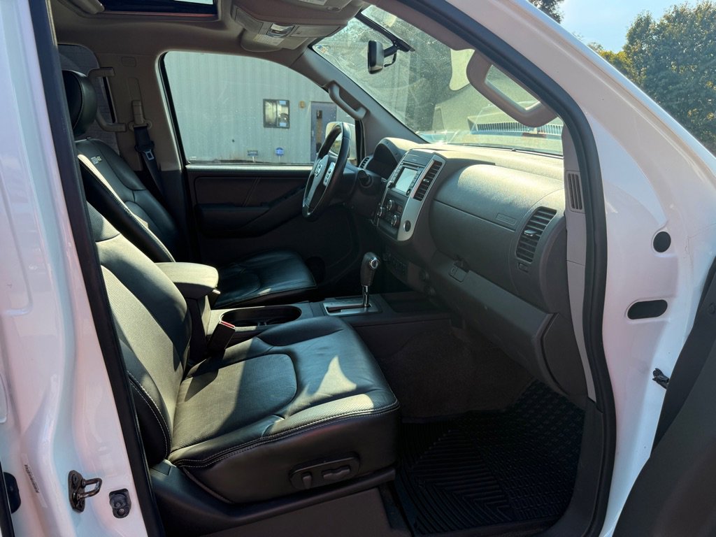 Used 2014 Nissan Frontier PRO-4X w/ Pro-4x Luxury Package image 17