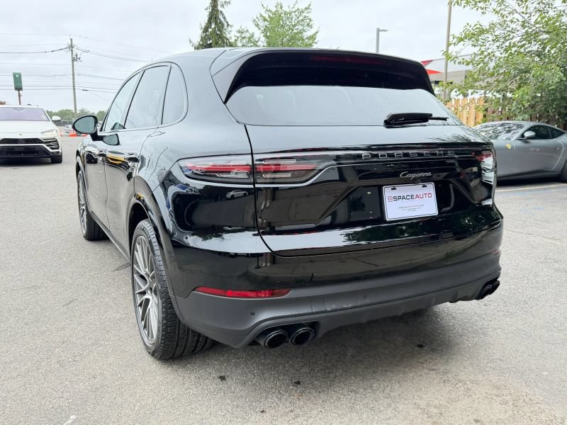 Used 2023 Porsche Cayenne Platinum Edition AWD/4WD image 8