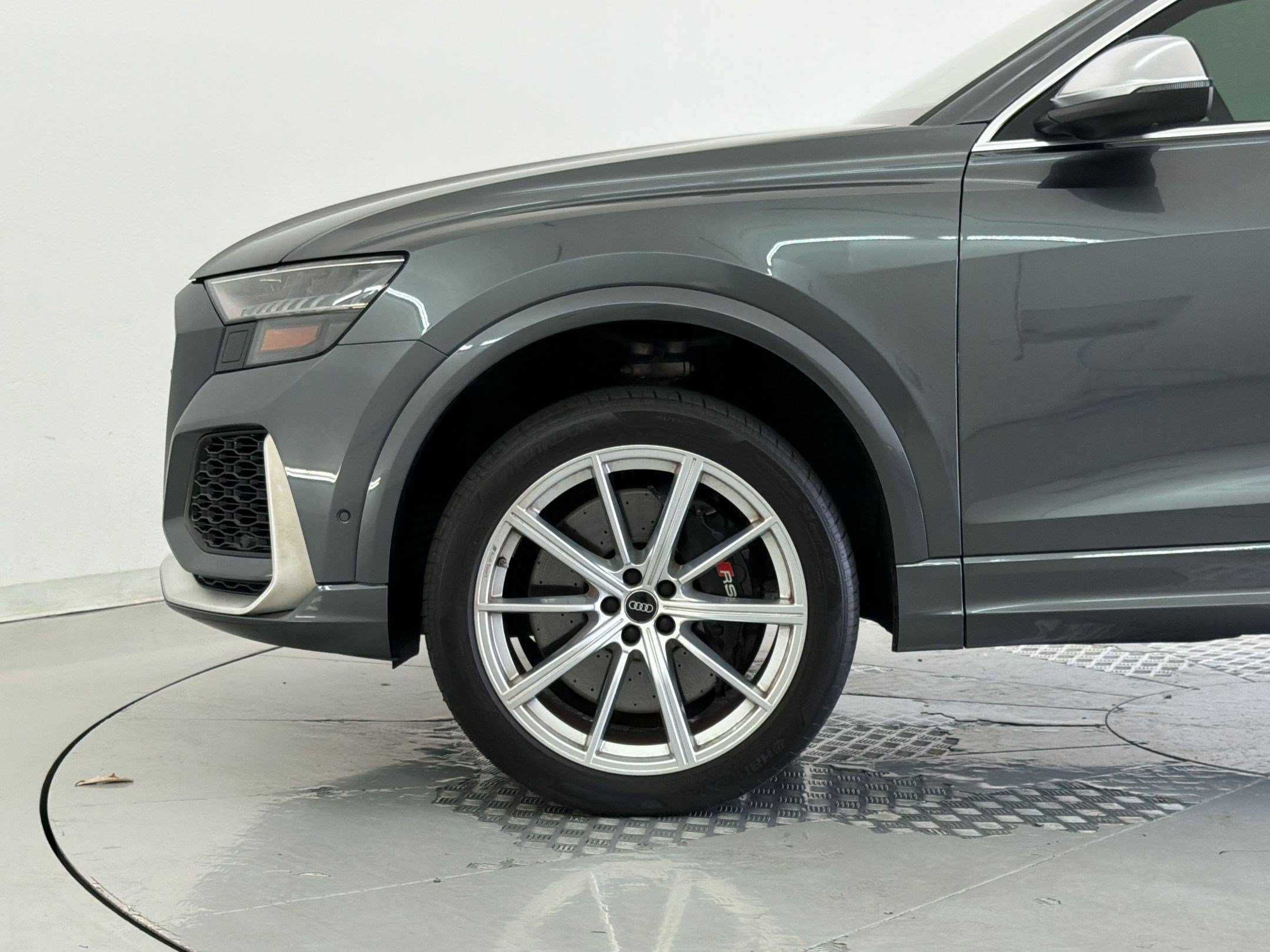 Used 2022 Audi RS Q8 AWD/4WD image 25