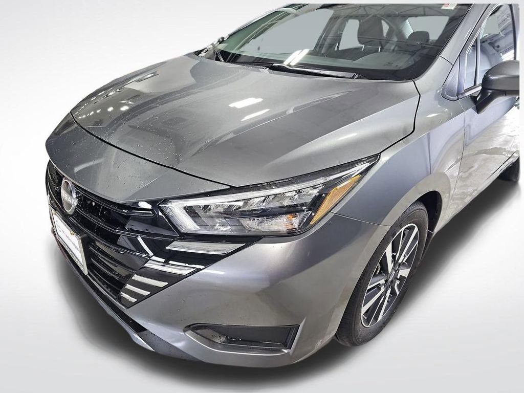 Used 2025 Nissan Versa SV w/ Trunk Package image 23