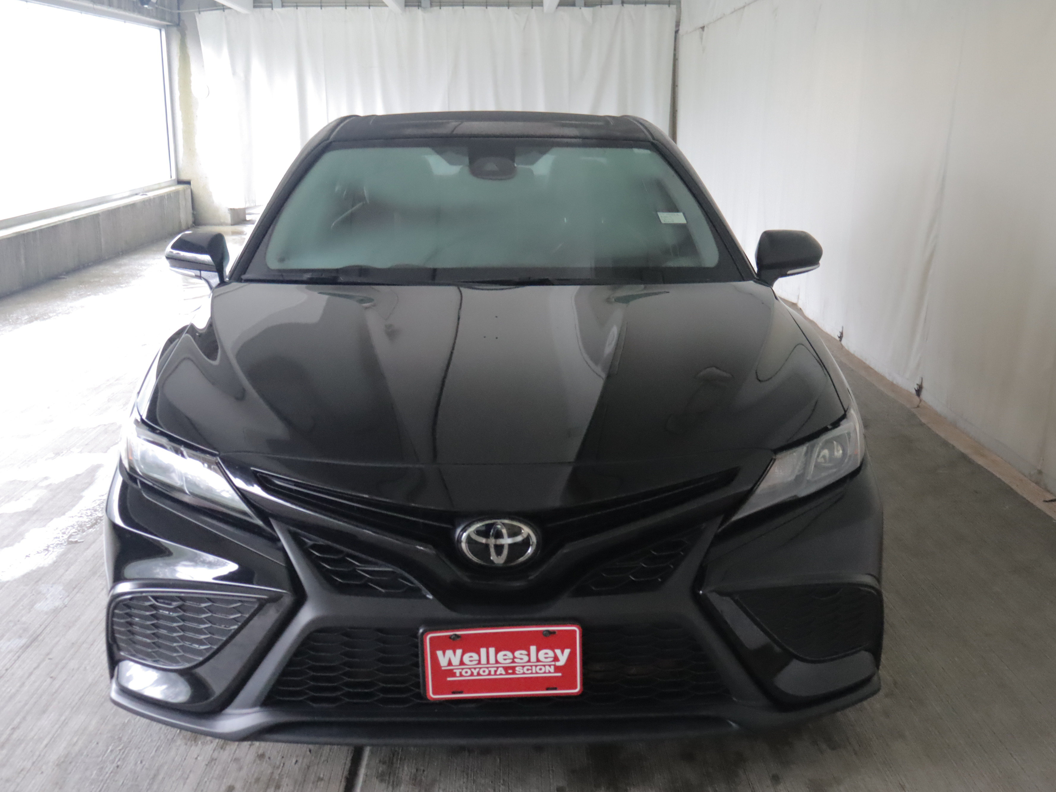 Used 2024 Toyota Camry SE w/ Cold Weather Package AWD/4WD image 4