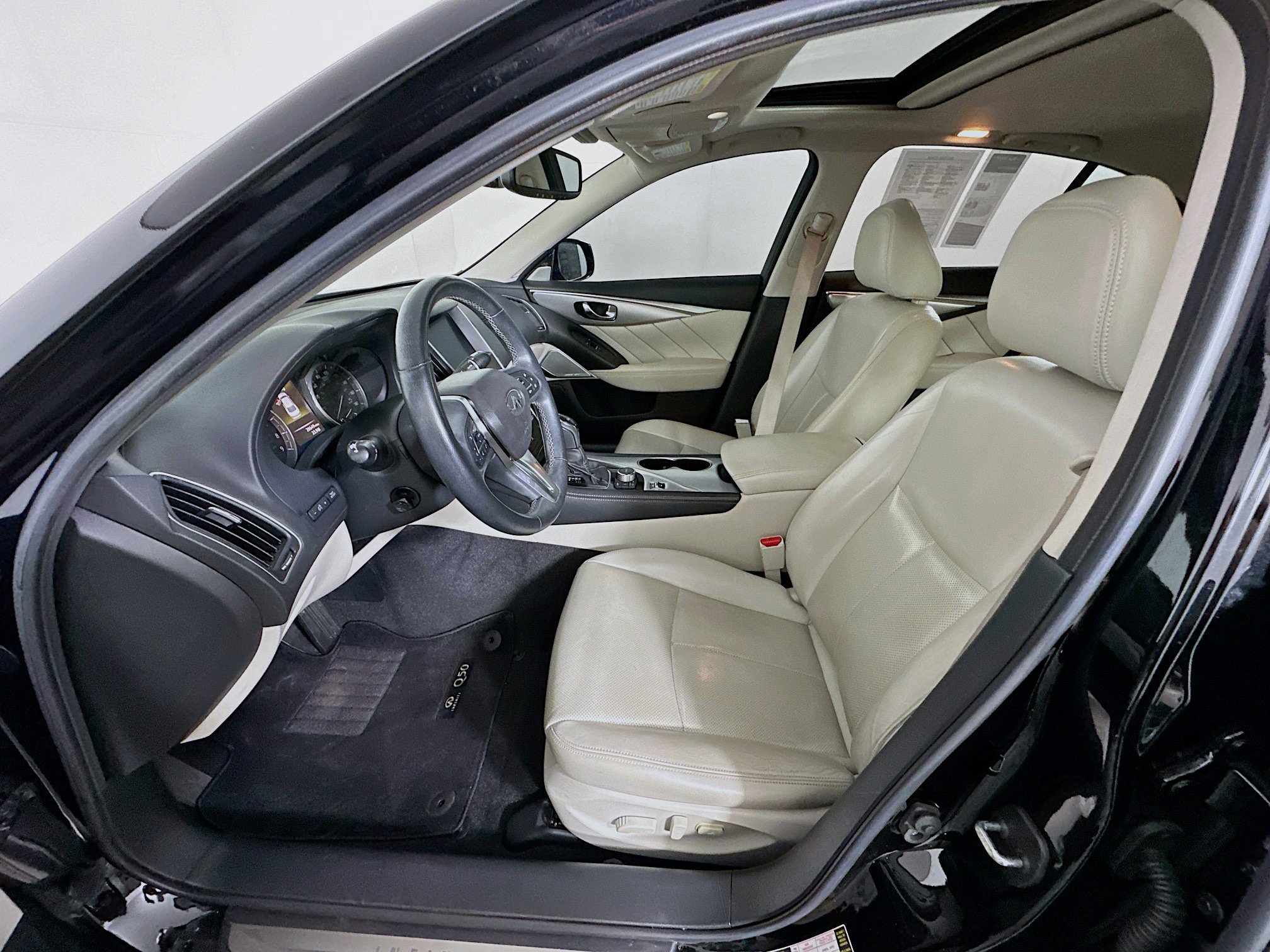 Used 2022 INFINITI Q50 Luxe w/ Cargo Package image 13