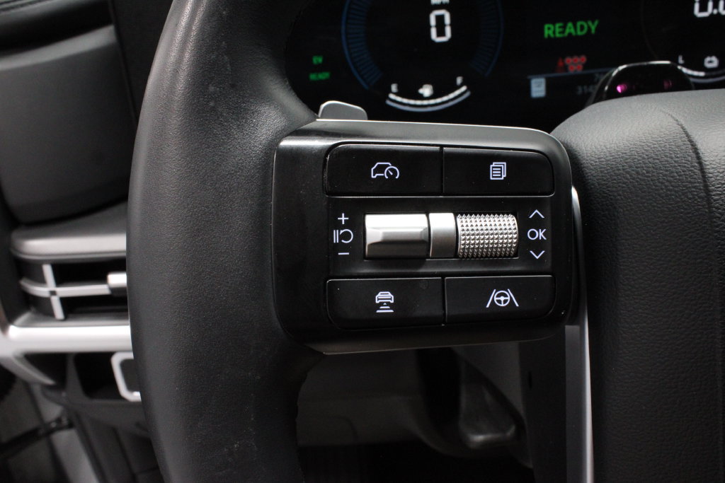 Used 2025 Hyundai Santa Fe SEL AWD/4WD image 26