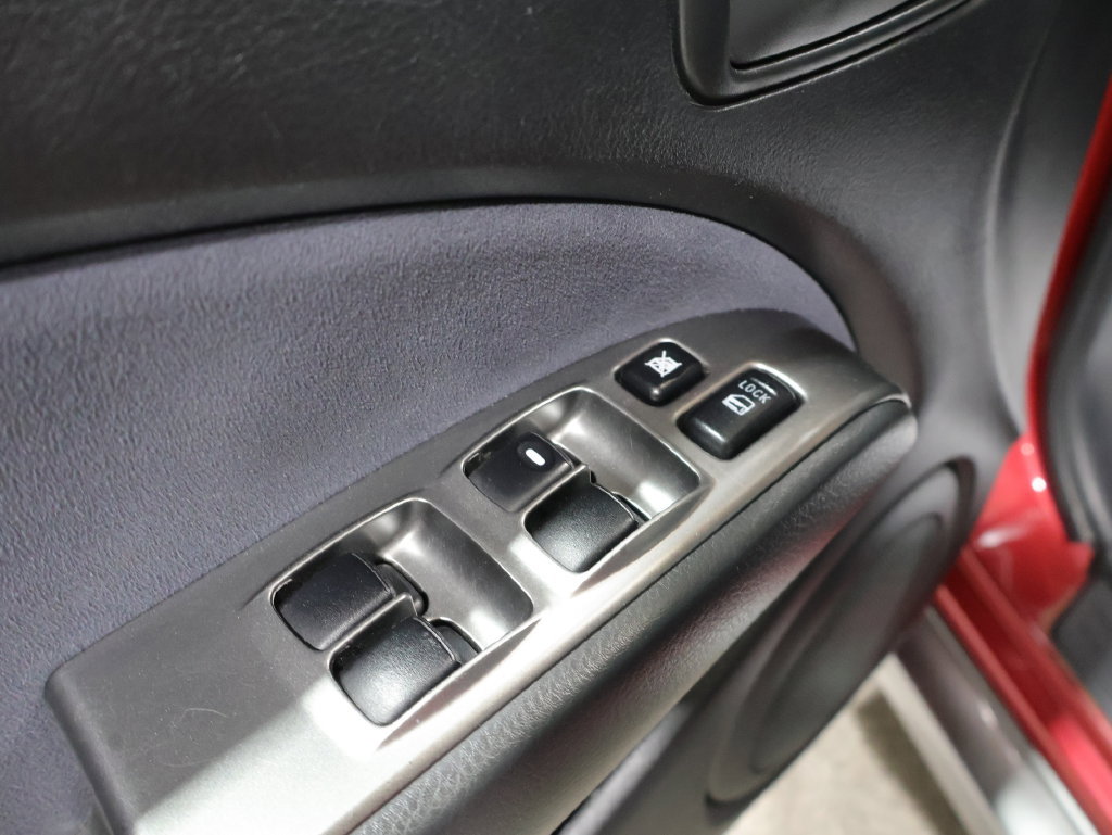 Used 2006 Mitsubishi Outlander LS AWD/4WD image 22