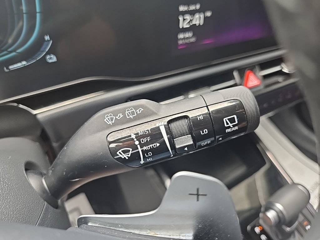 Used 2024 Kia Niro EX FWD image 47