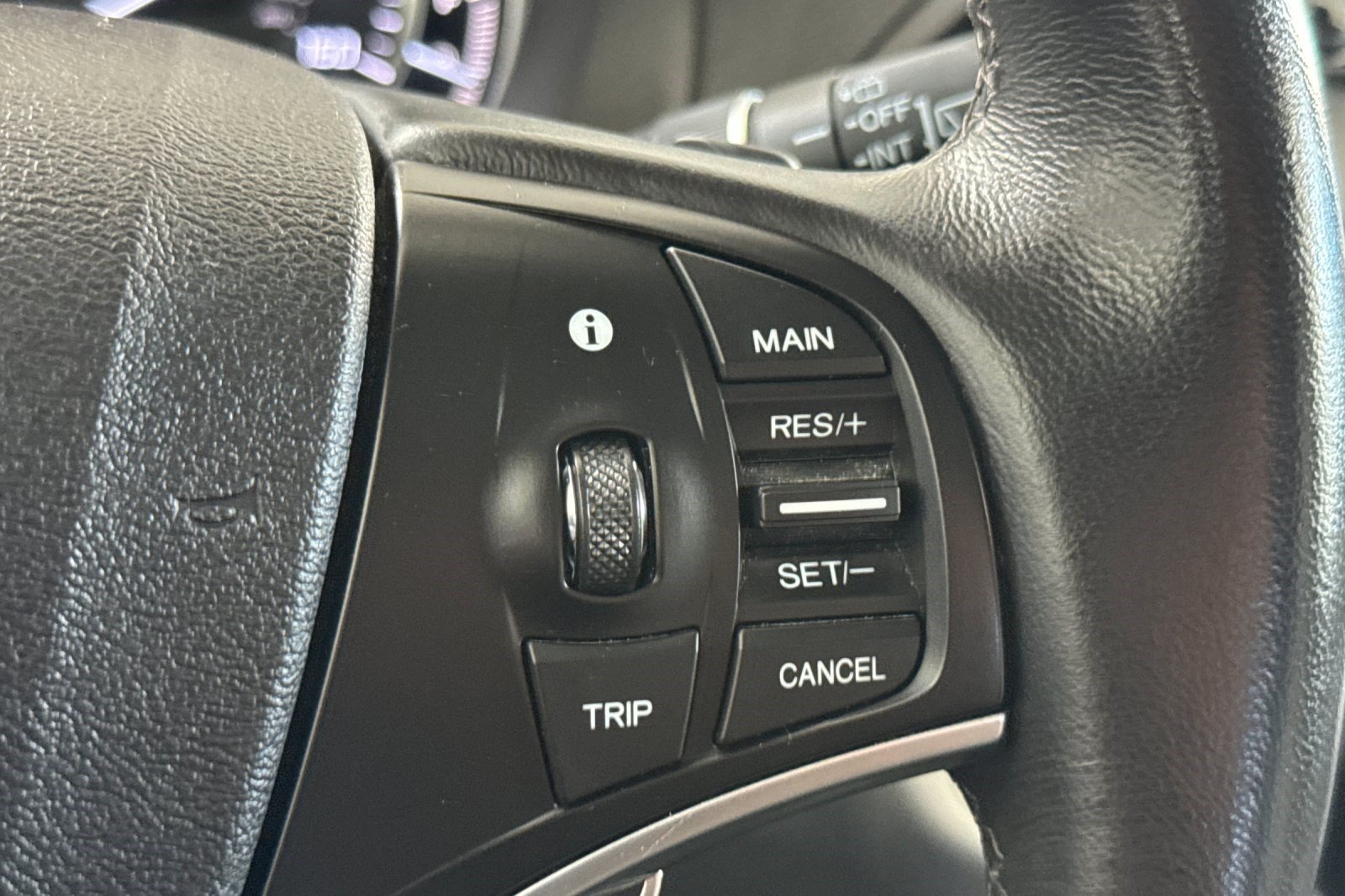 Used 2016 Acura MDX w/ Technology Package AWD/4WD image 32