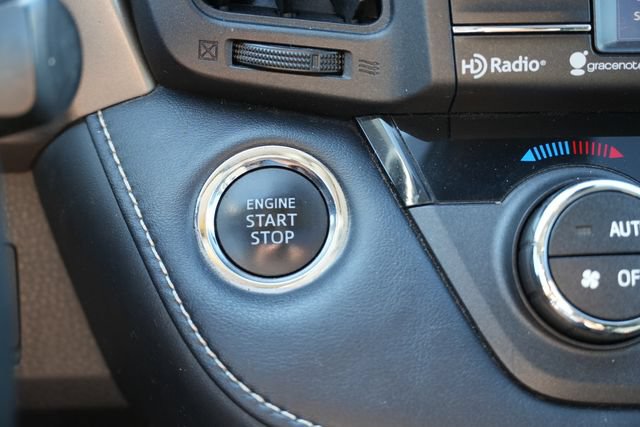 Used 2018 Toyota RAV4 XLE w/ Plus Extra Value Package AWD/4WD image 29