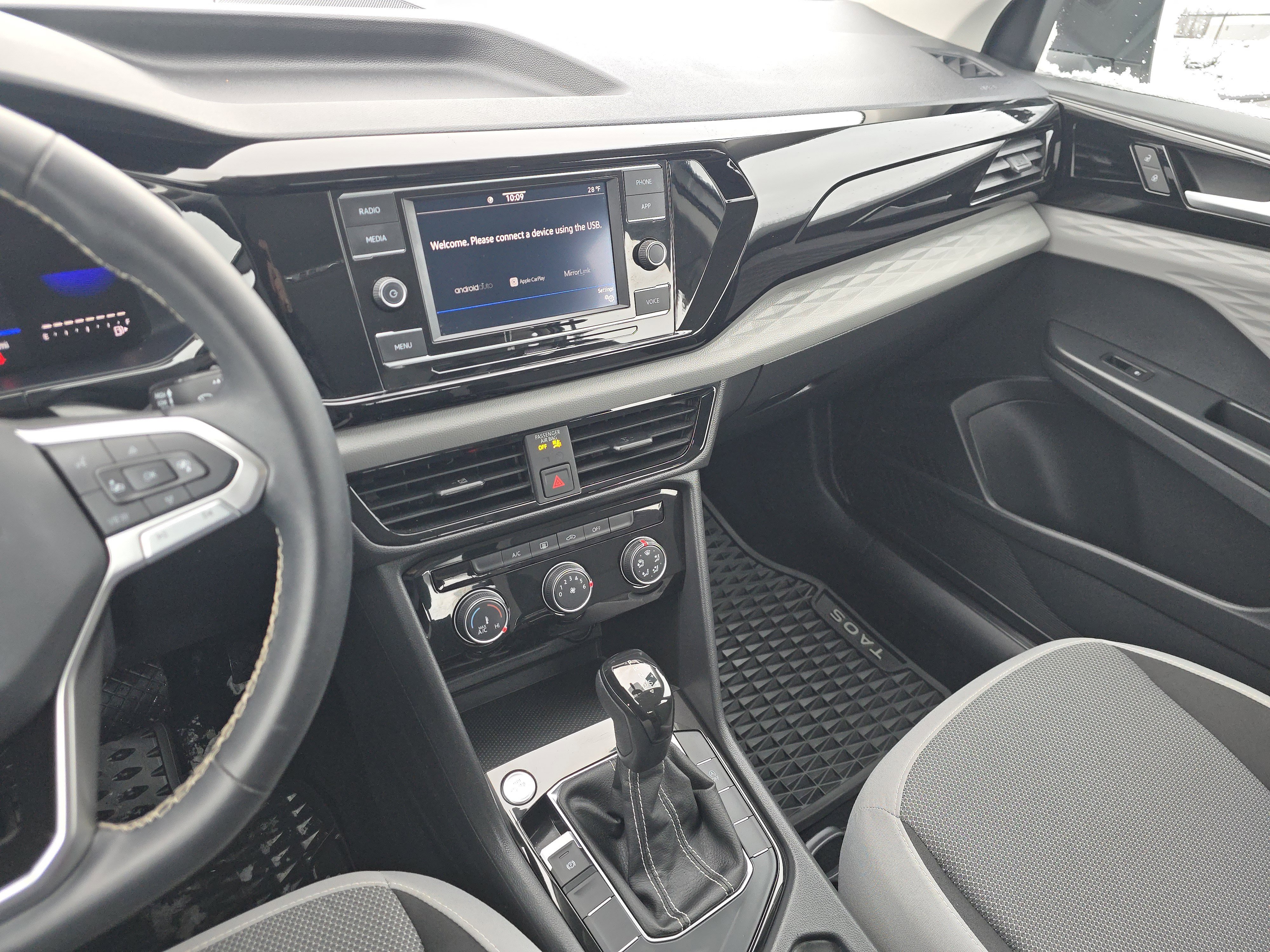 Certified 2023 Volkswagen Taos S image 21