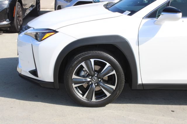 Certified 2024 Lexus UX 250h FWD image 4