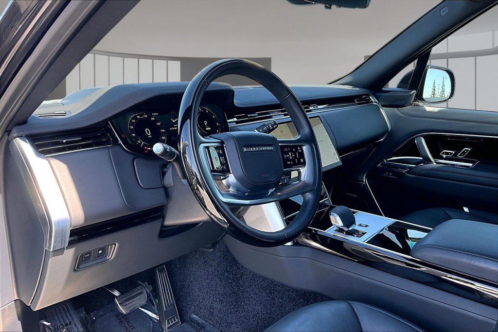 Certified 2025 Land Rover Range Rover SE AWD/4WD image 15