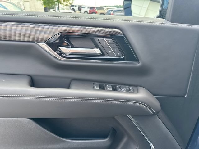 New 2026 GMC Yukon XL Elevation w/ Elevation Premium Package AWD/4WD image 12