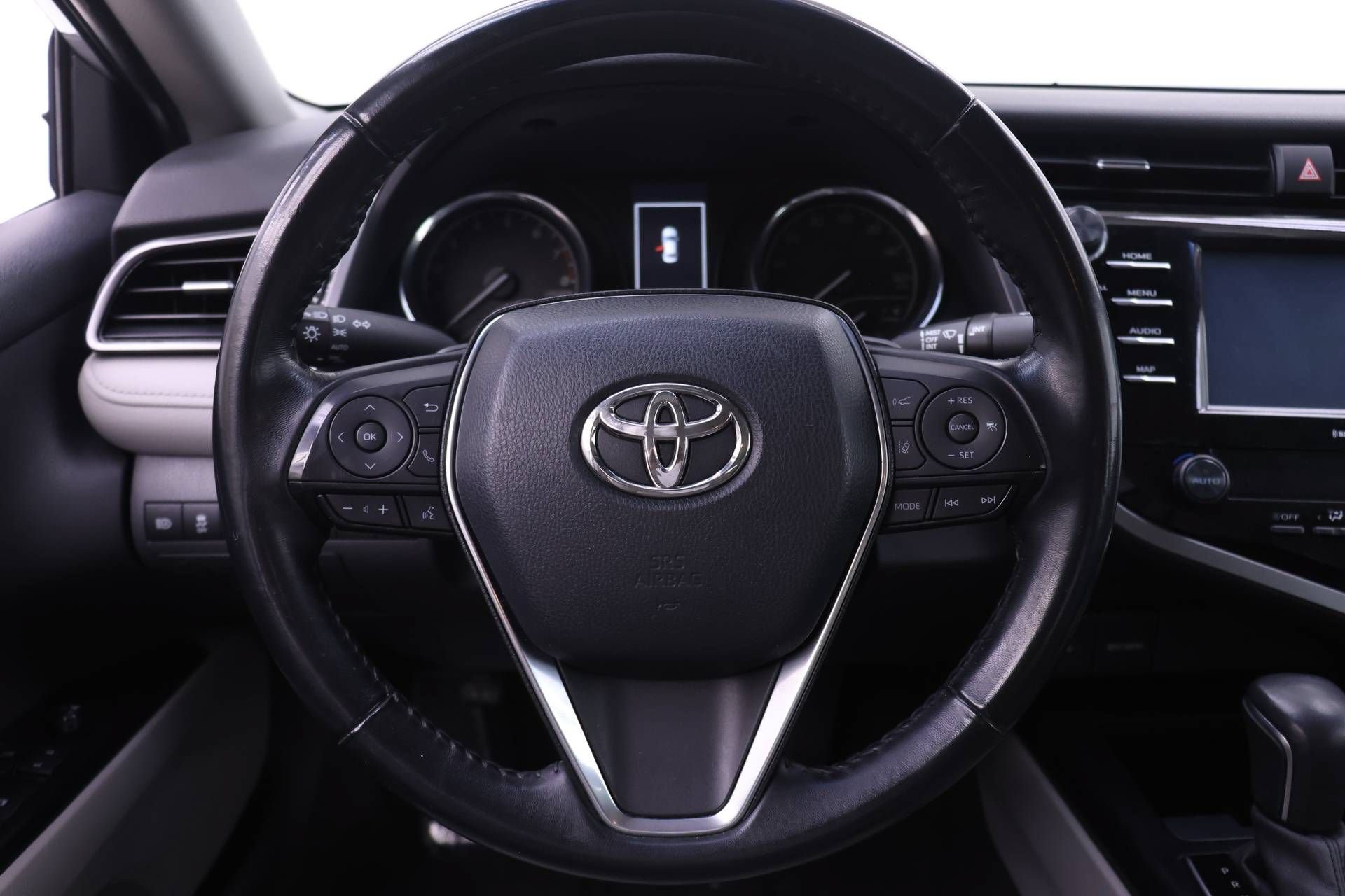 Used 2020 Toyota Camry SE FWD image 15