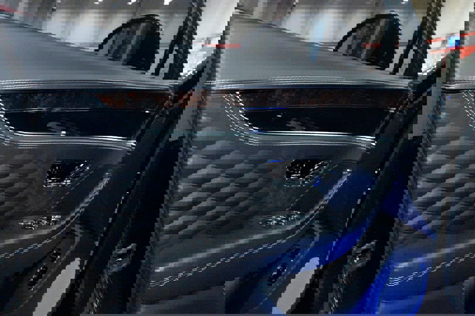 Used 2021 Bentley Flying Spur V8 image 21