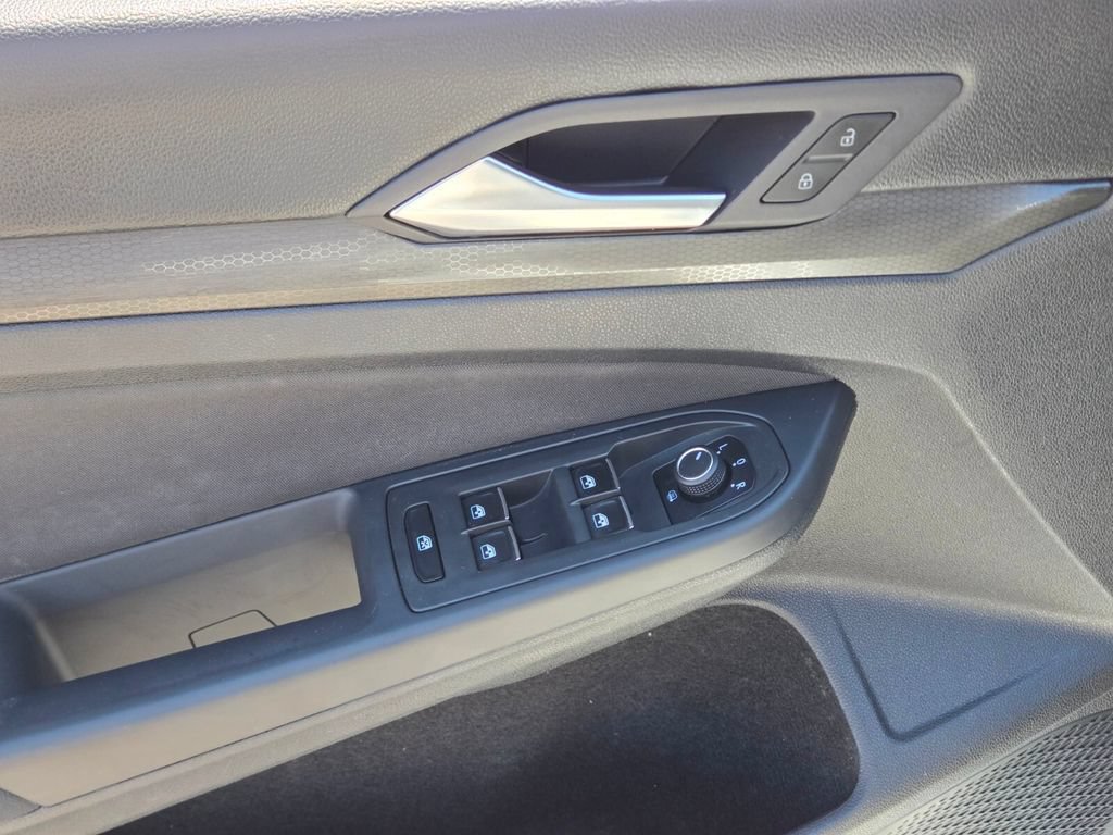 Used 2022 Volkswagen GTI SE FWD image 15