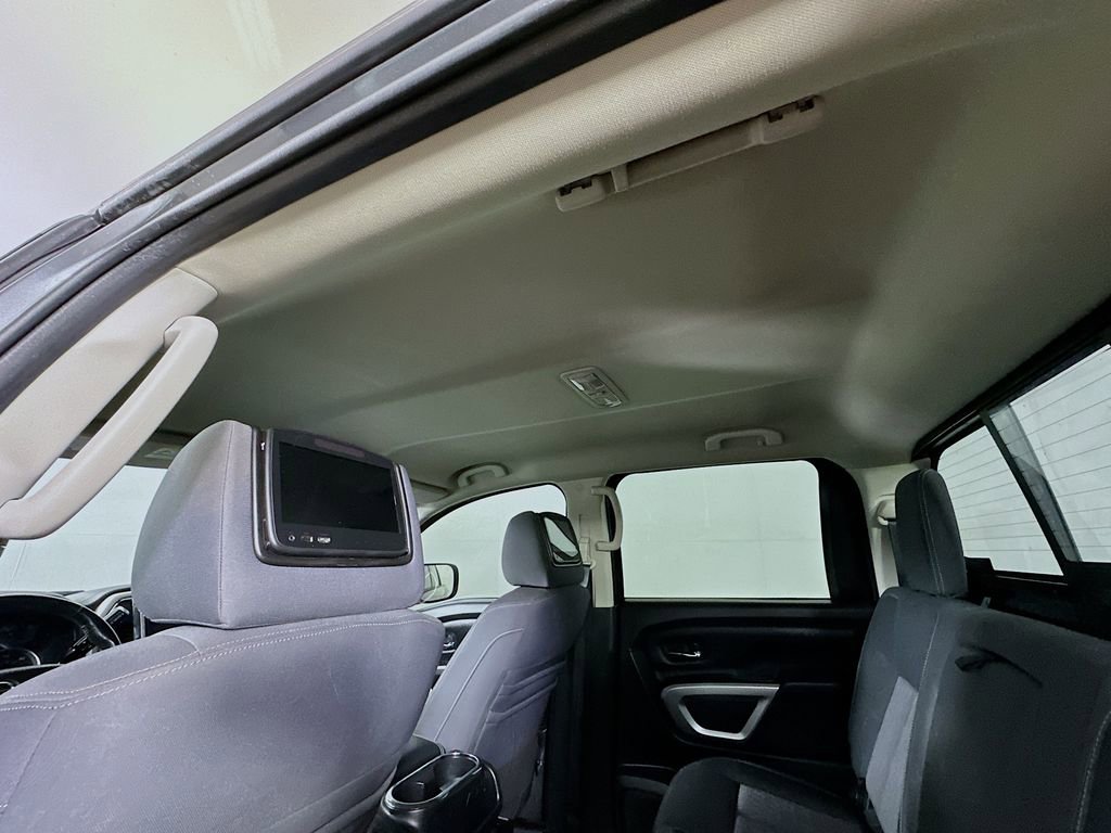 Used 2021 Nissan Titan SV w/ SV Convenience Package image 13