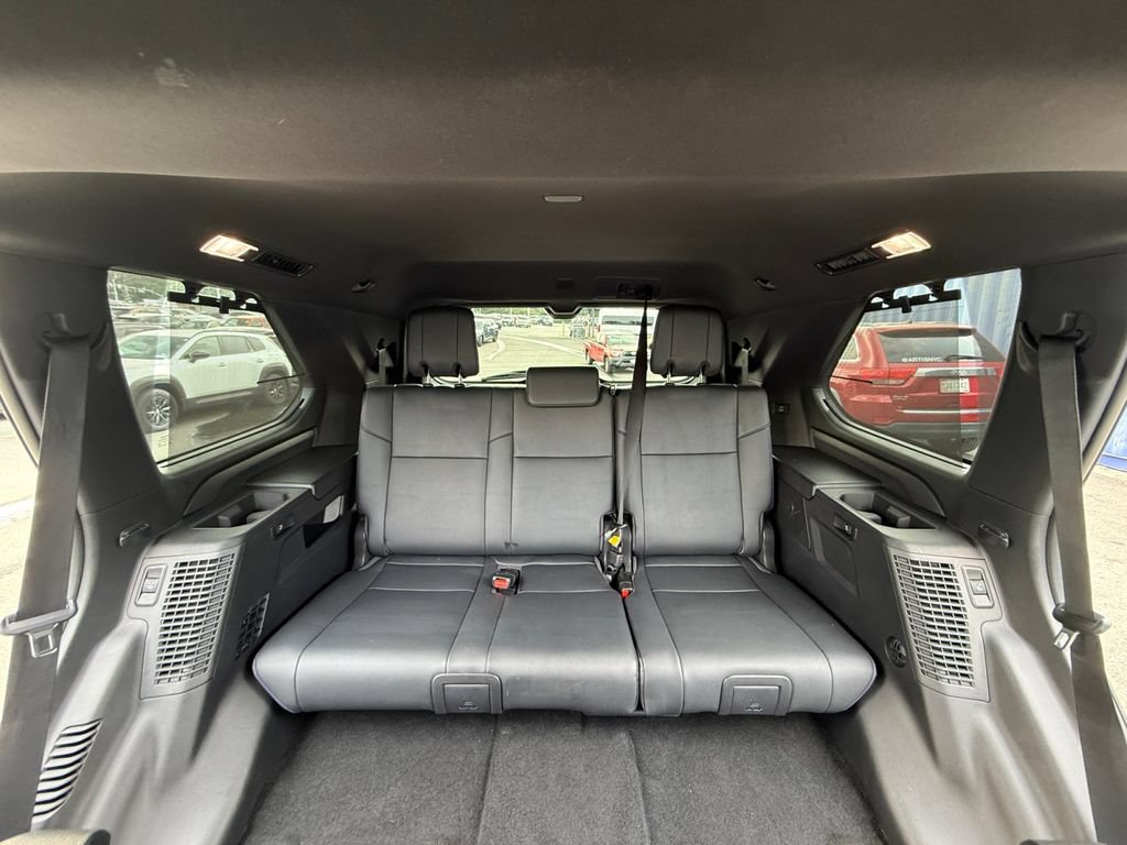 Used 2025 Toyota Sequoia Platinum AWD/4WD image 25