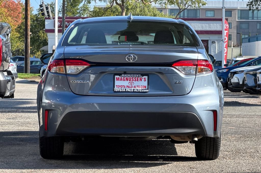Certified 2025 Toyota Corolla LE FWD image 4