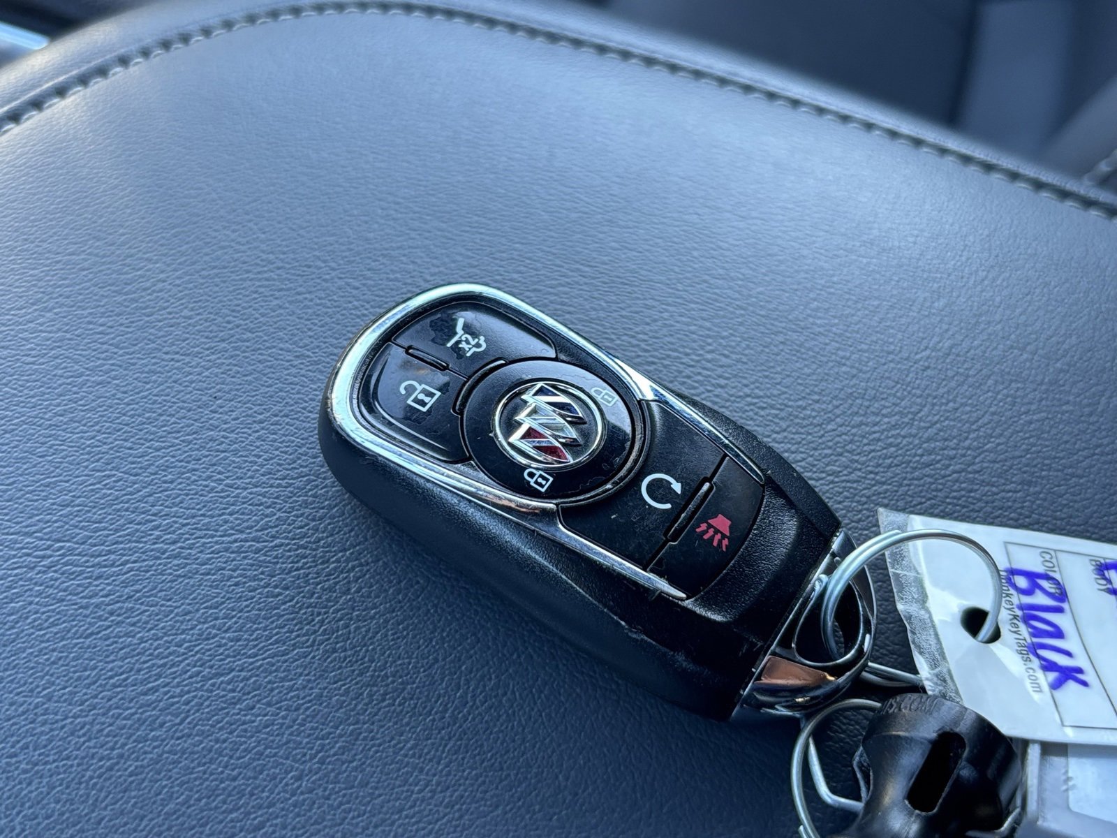 Used 2024 Buick Enclave Premium image 27