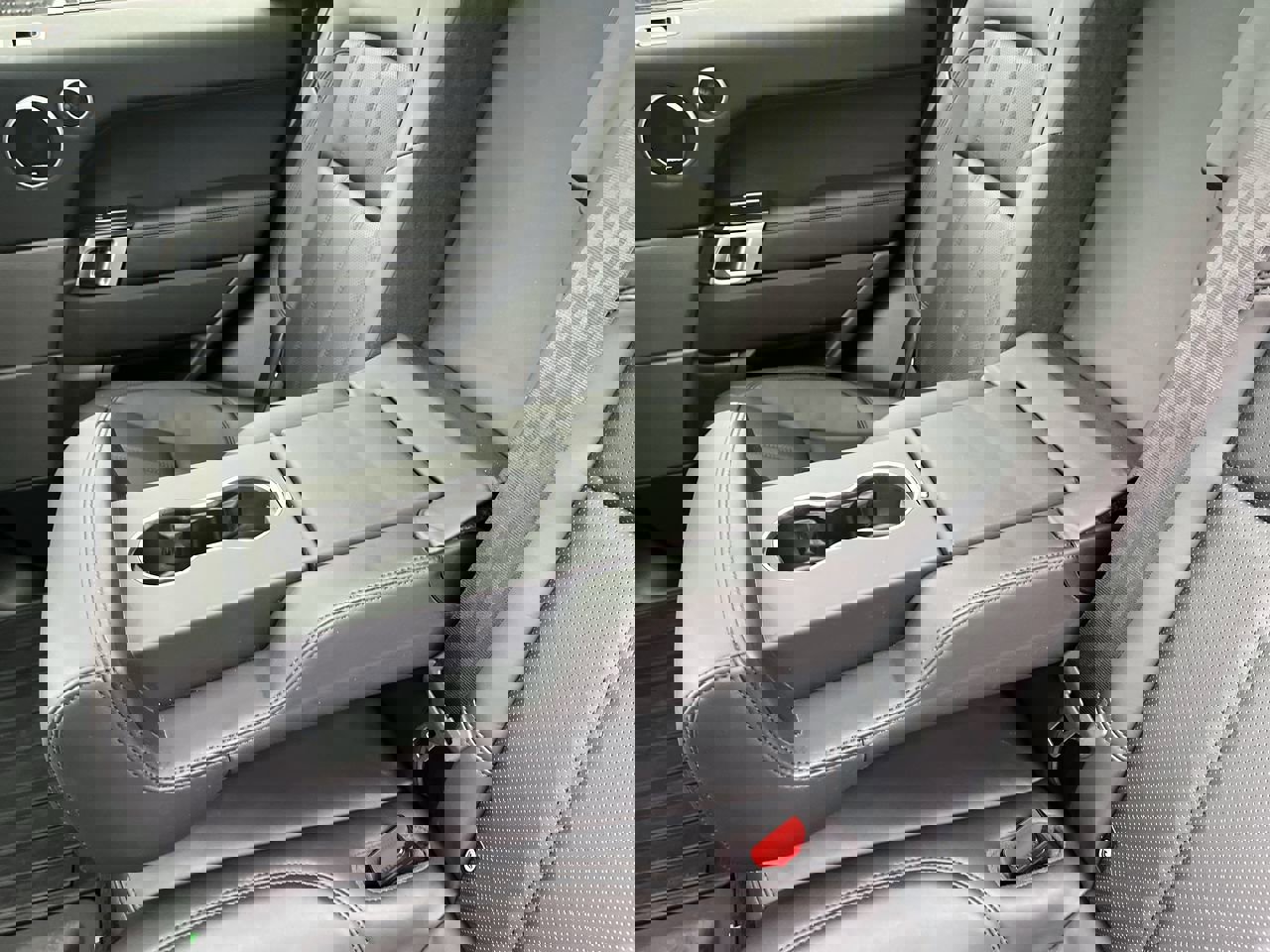 Used 2020 Land Rover Range Rover Sport HSE AWD/4WD image 32