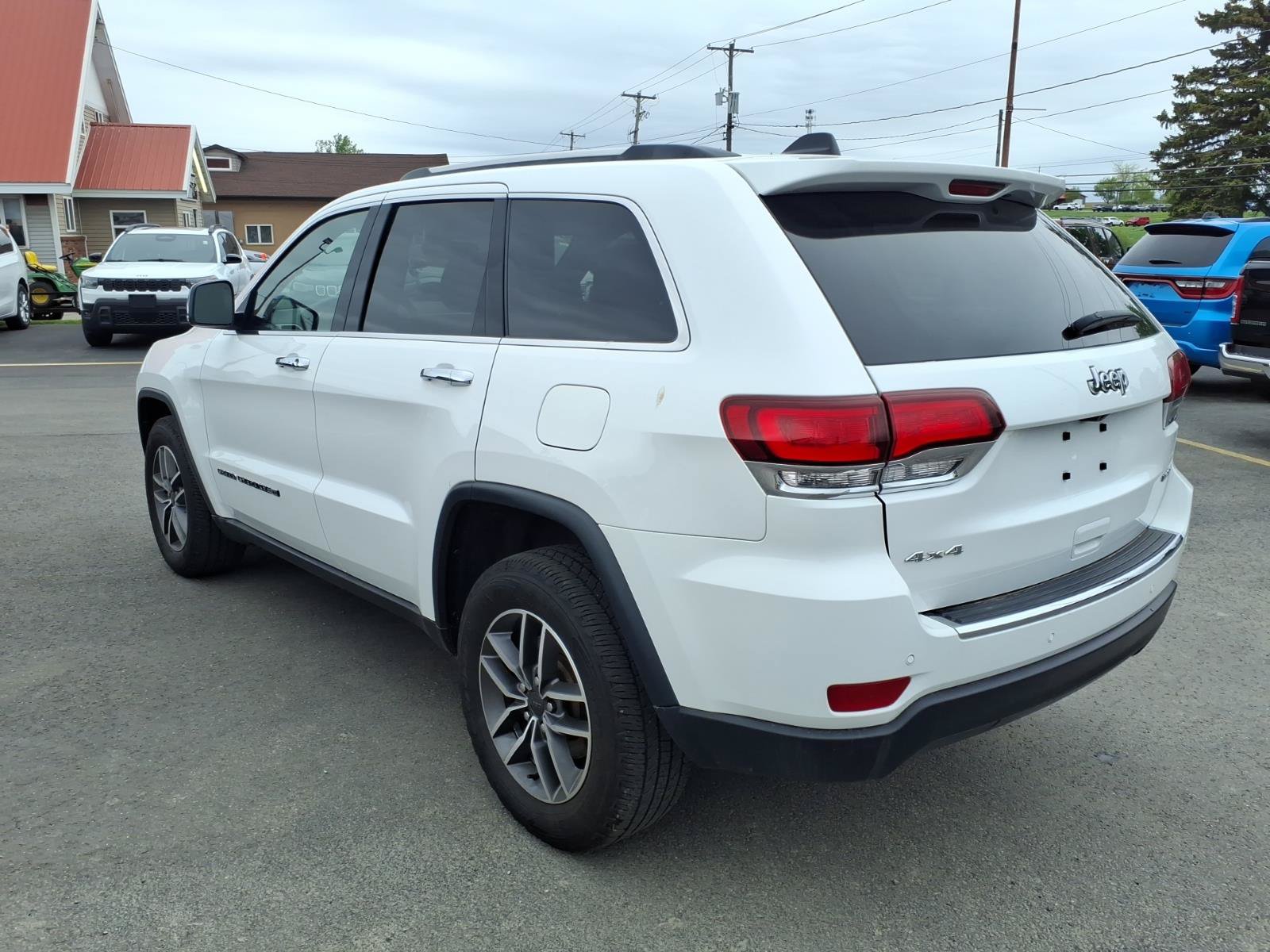 Used 2022 Jeep Grand Cherokee Limited AWD/4WD image 7