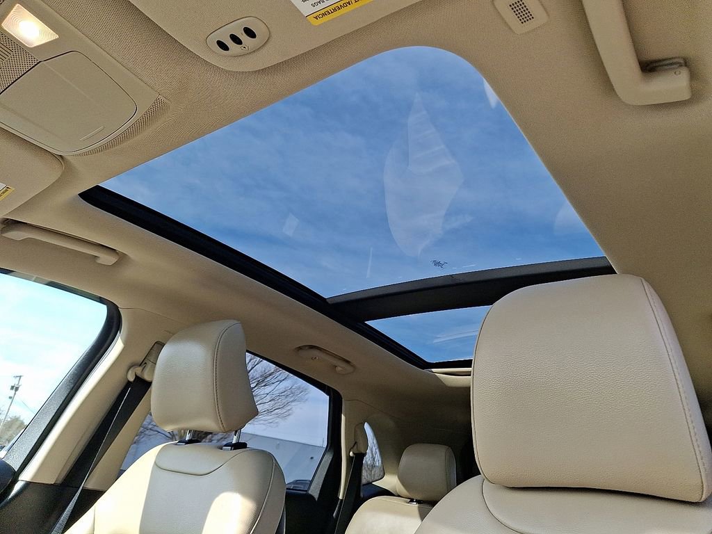 Used 2024 Ford Edge SEL w/ Convenience Package image 16