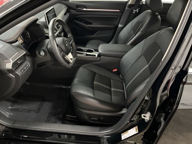 Used 2024 Nissan Altima 2.5 SR FWD image 12