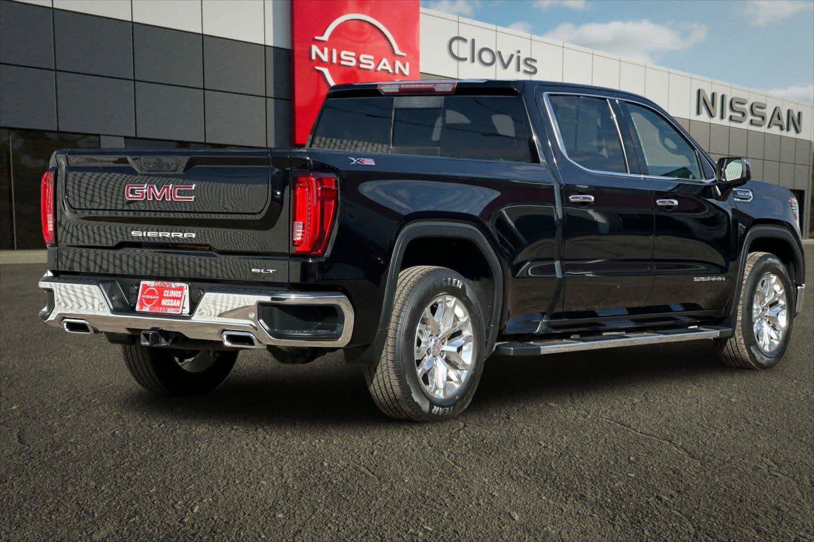 Used 2019 GMC Sierra 1500 SLT w/ SLT Premium Plus Package AWD/4WD image 3