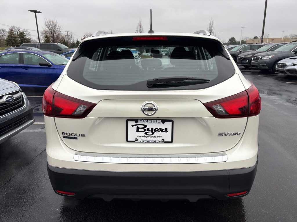 Used 2017 Nissan Rogue Sport SV image 4
