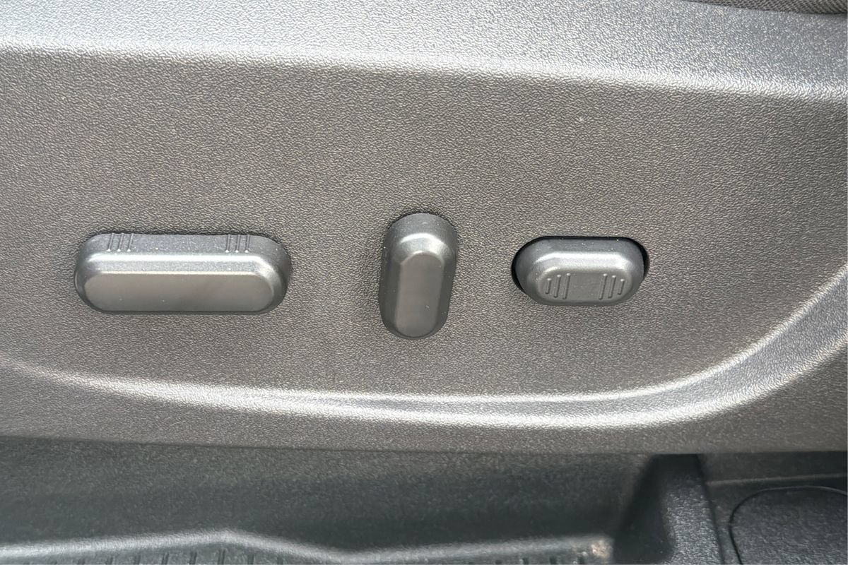 Used 2018 Ford C-MAX SE w/ Equipment Group 201A FWD image 18