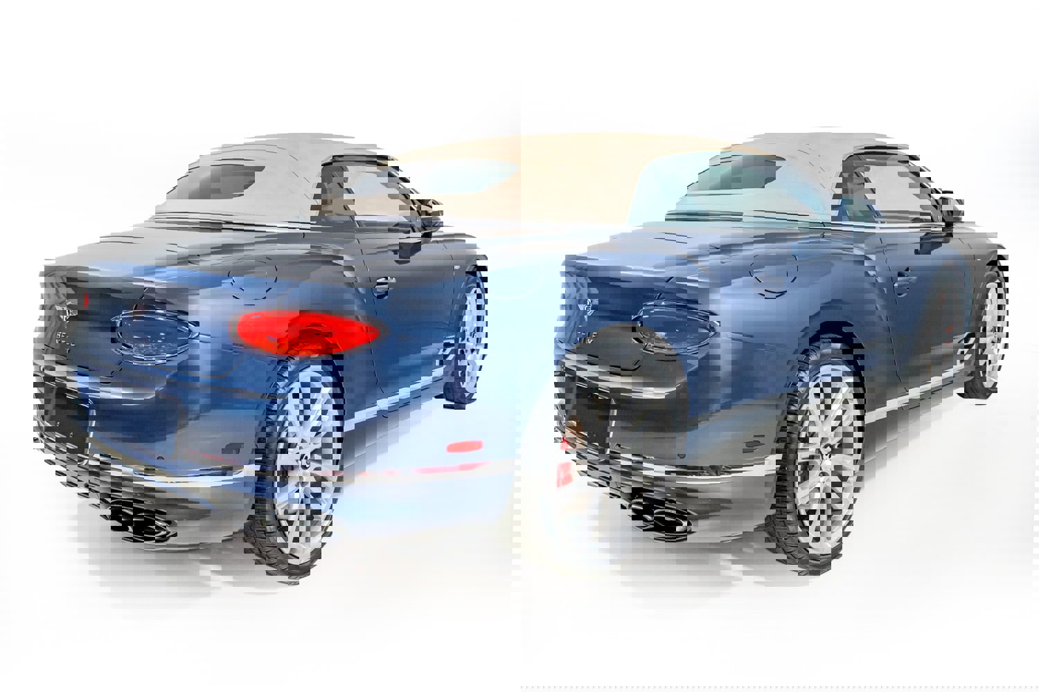 Used 2021 Bentley Continental GT image 9