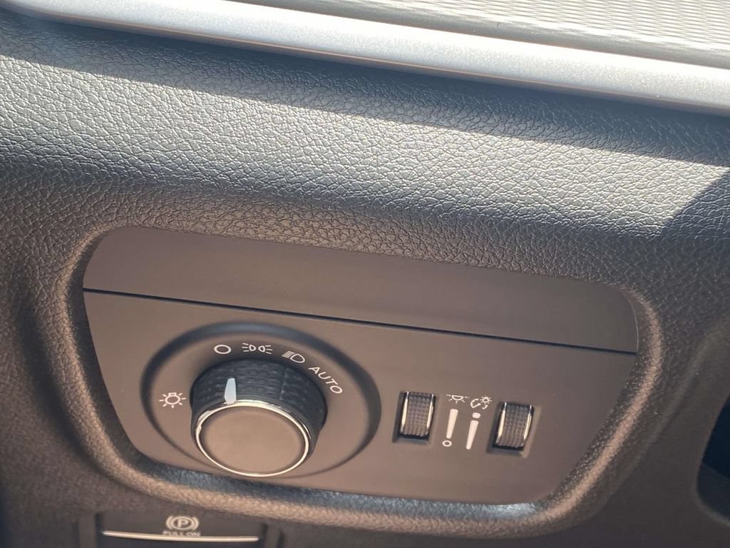 New 2026 Jeep Grand Cherokee Laredo RWD image 30