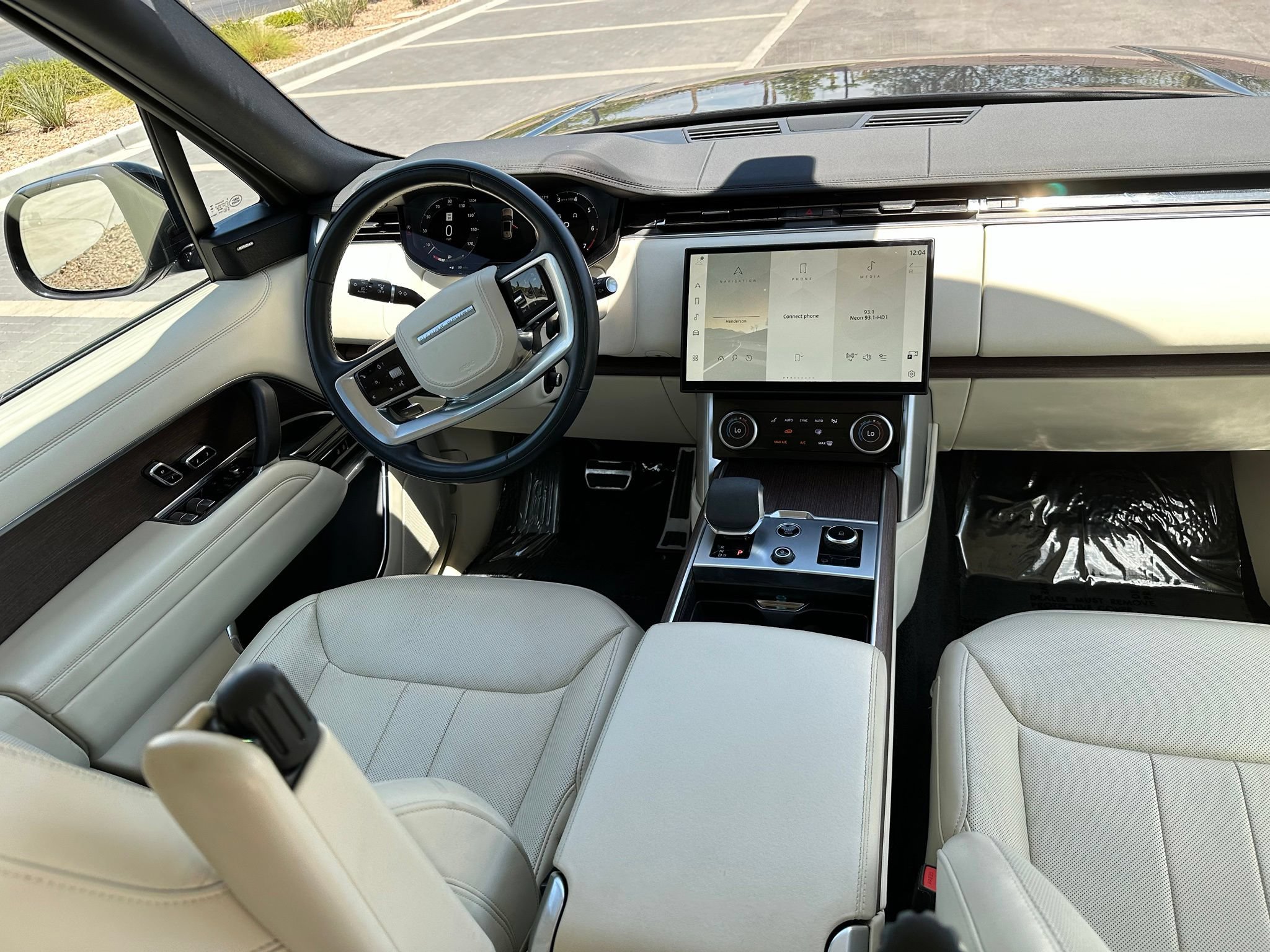 Used 2023 Land Rover Range Rover SE AWD/4WD image 4