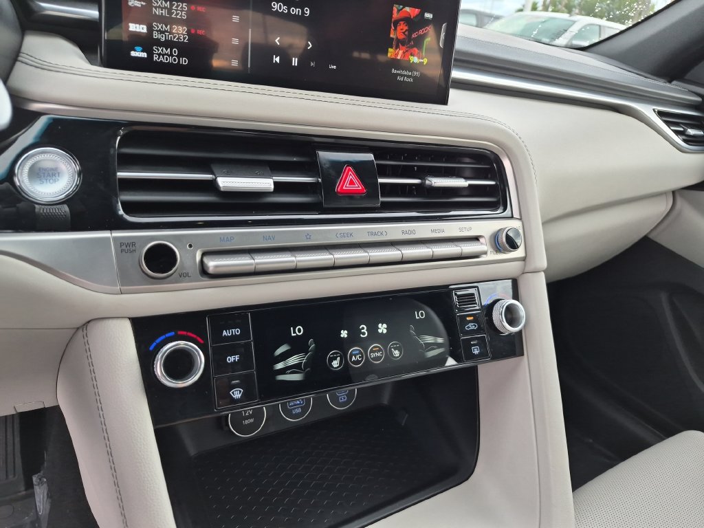 Used 2025 Genesis G70 2.5T RWD image 21