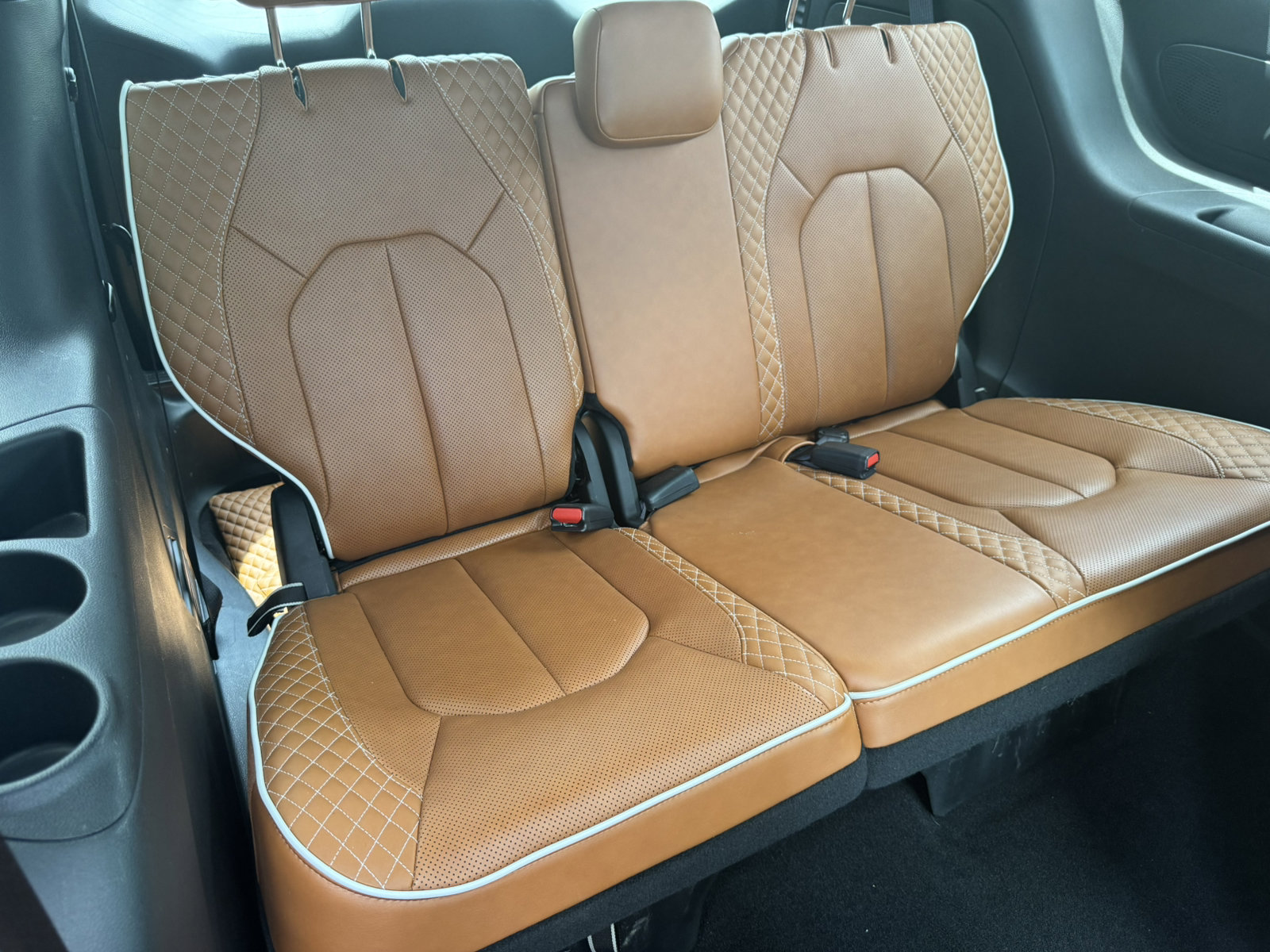 Used 2024 Chrysler Pacifica Pinnacle FWD image 19