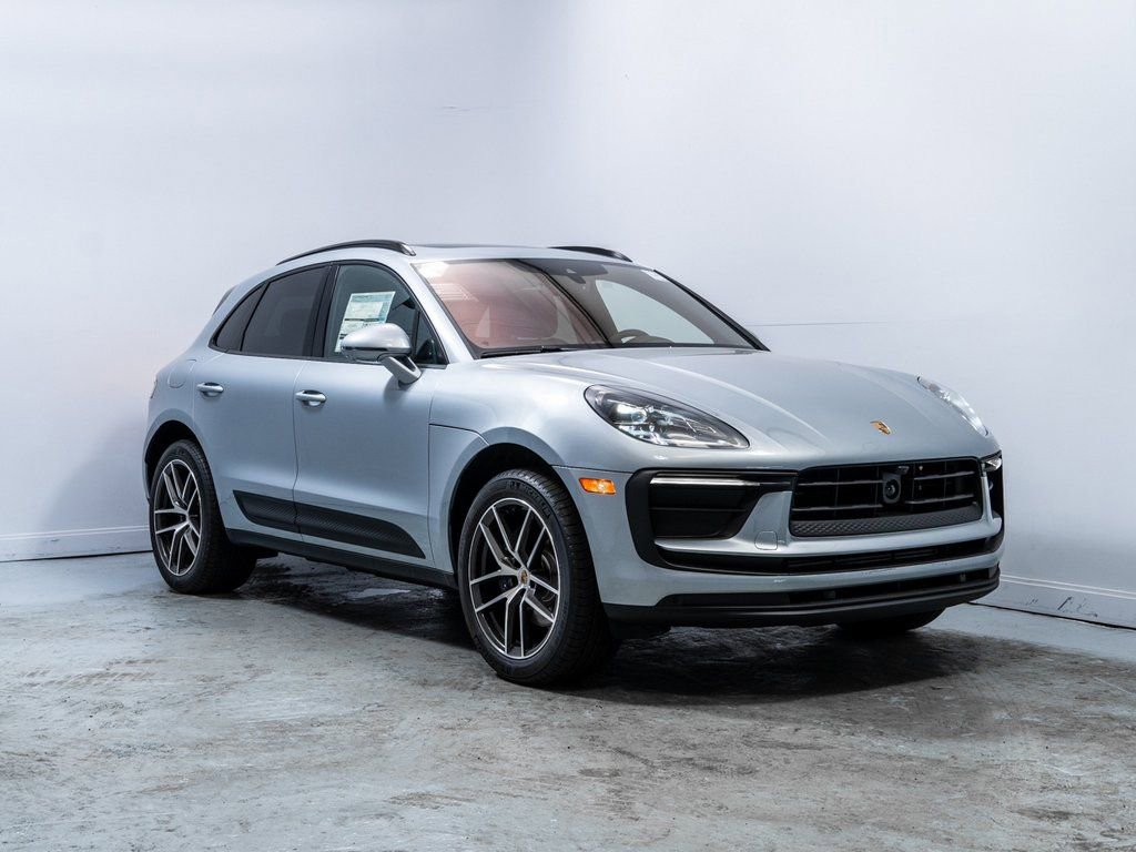 Used 2025 Porsche Macan image 9
