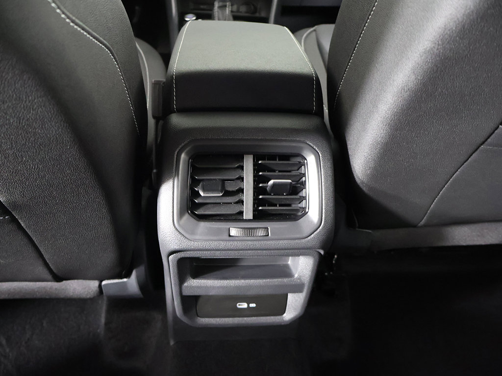 Used 2024 Volkswagen Taos SE FWD image 50