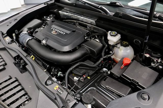 Used 2025 Cadillac XT4 Premium Luxury w/ Cold Weather Package image 16