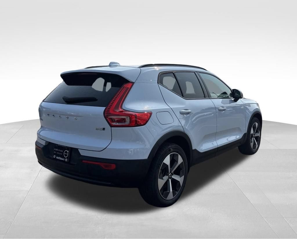 Certified 2026 Volvo XC40 B5 Plus w/ Climate Package AWD/4WD image 37