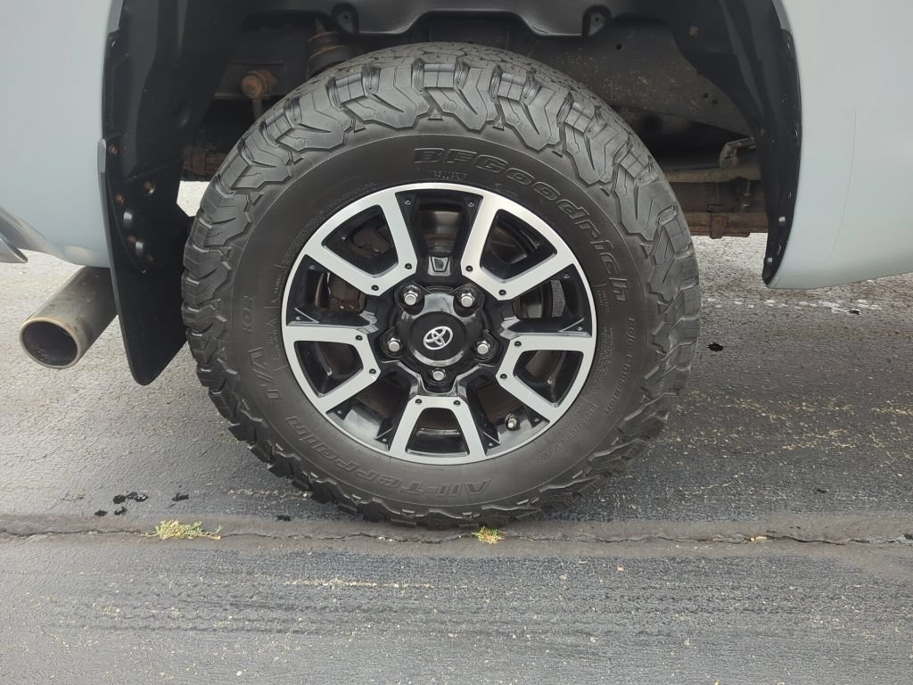 Used 2018 Toyota Tundra SR5 w/ TRD Off Road Package AWD/4WD image 12