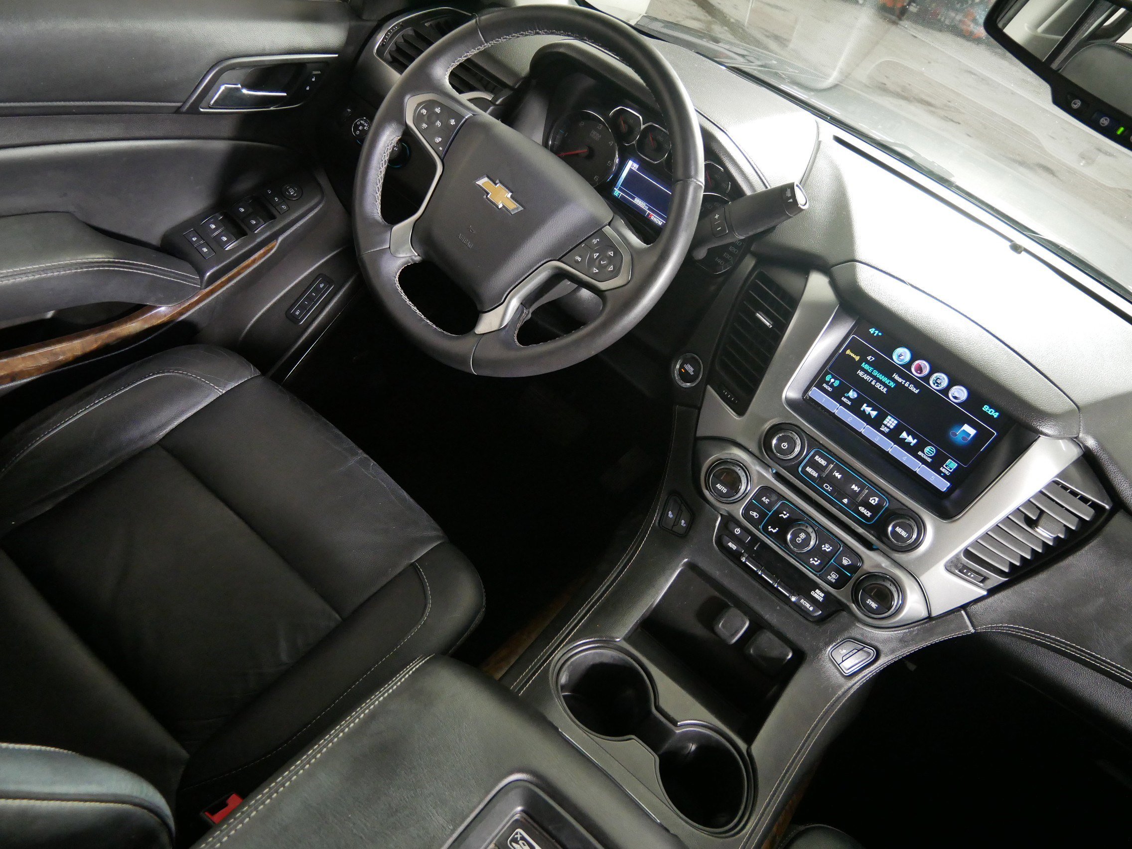 Used 2016 Chevrolet Tahoe LT w/ Luxury Package image 9