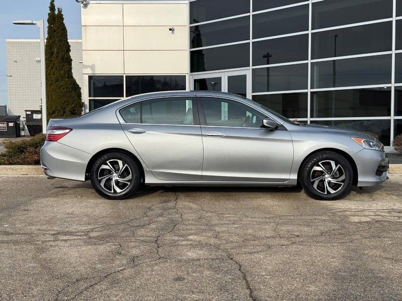 Used 2017 Honda Accord LX image 2