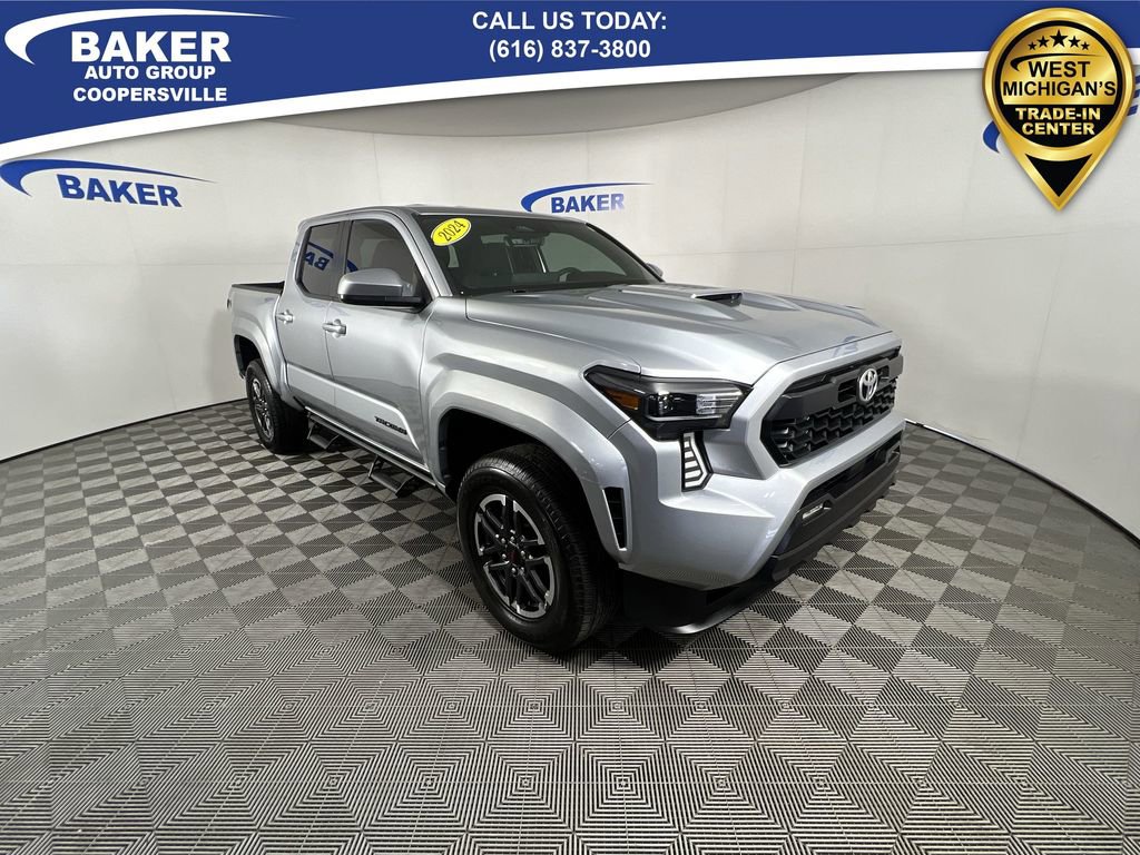 Used 2024 Toyota Tacoma TRD Sport image 2
