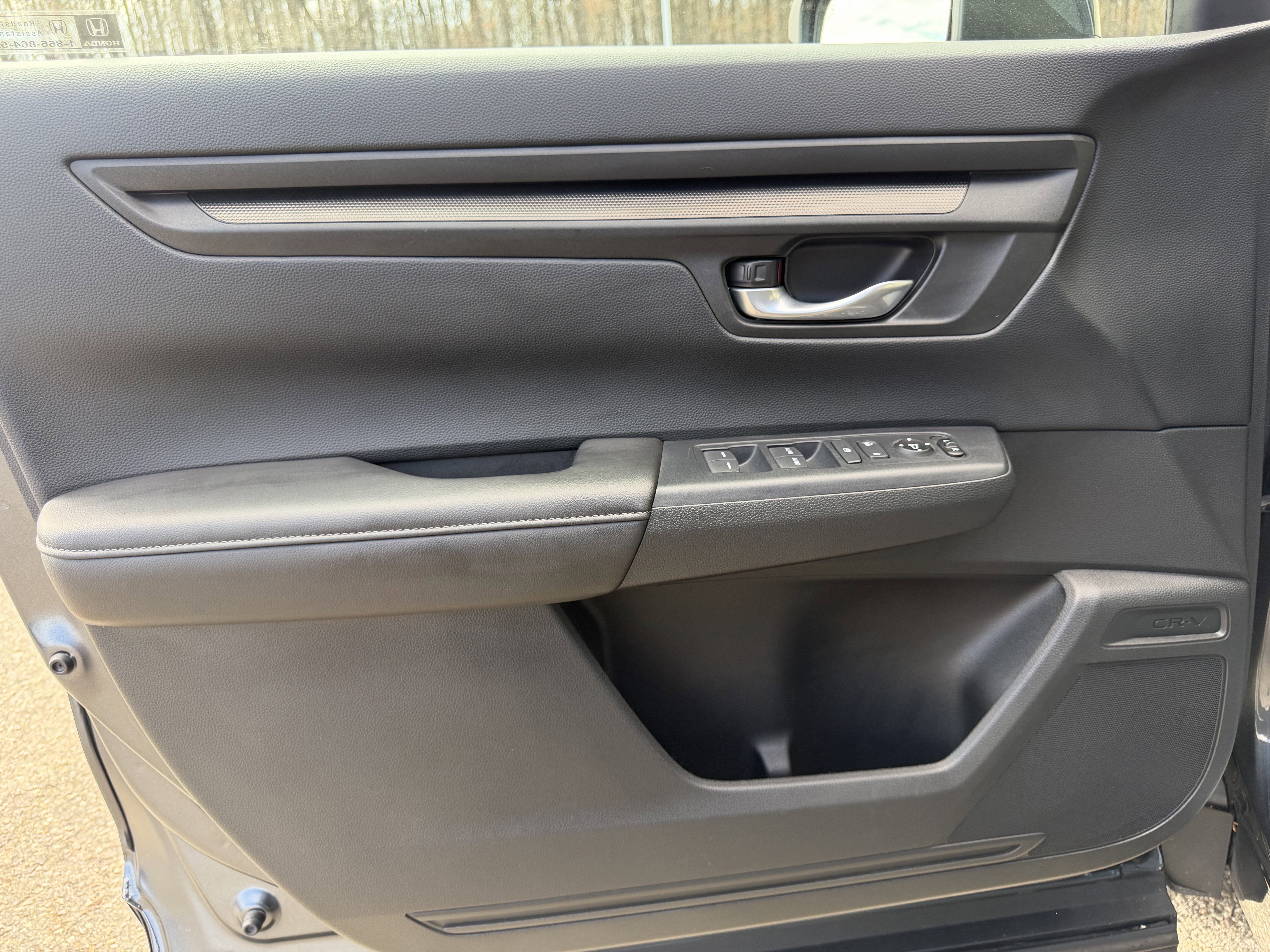 Used 2025 Honda CR-V EX image 12
