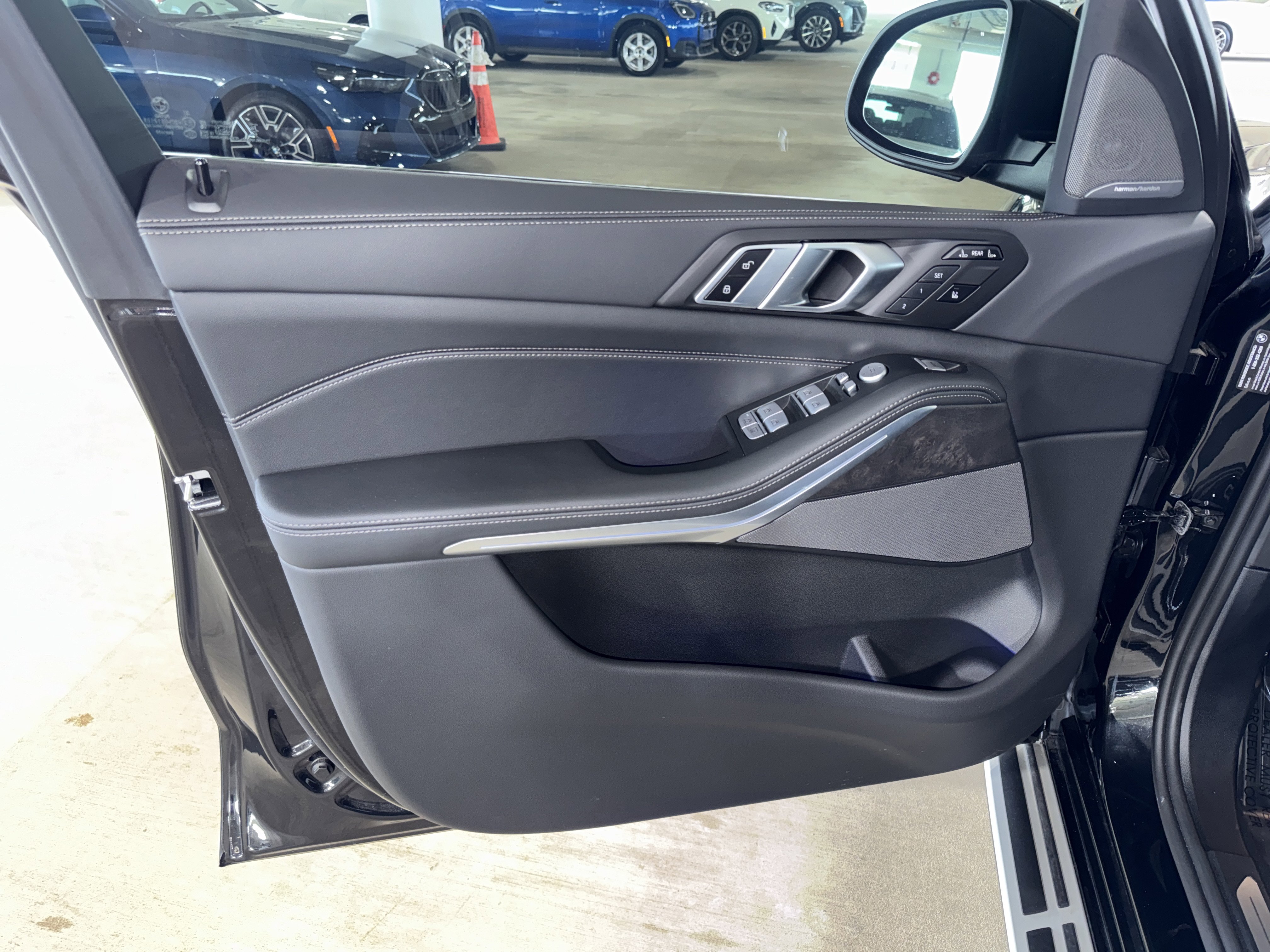 Certified 2025 BMW X7 xDrive40i image 19