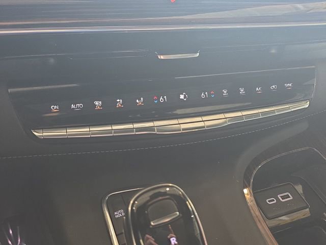 Certified 2024 Cadillac Escalade Premium Luxury AWD/4WD image 25