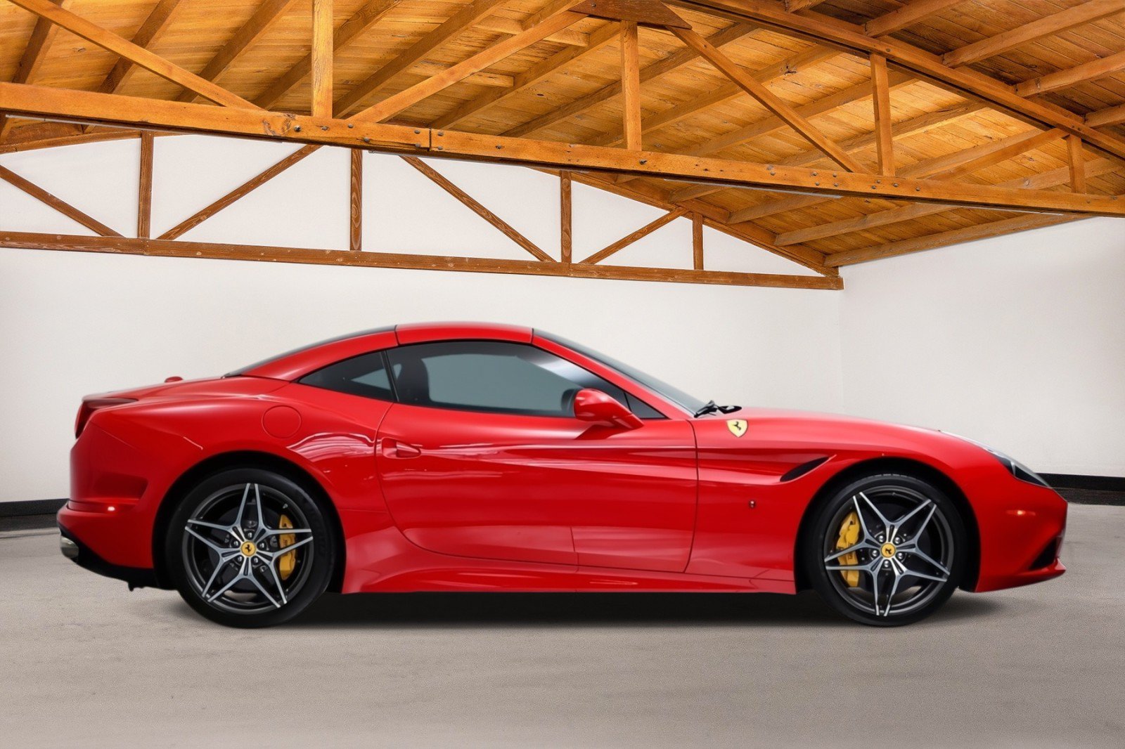 Used 2016 Ferrari California T RWD image 6