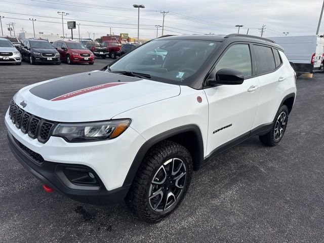 Used 2024 Jeep Compass Trailhawk AWD/4WD image 1