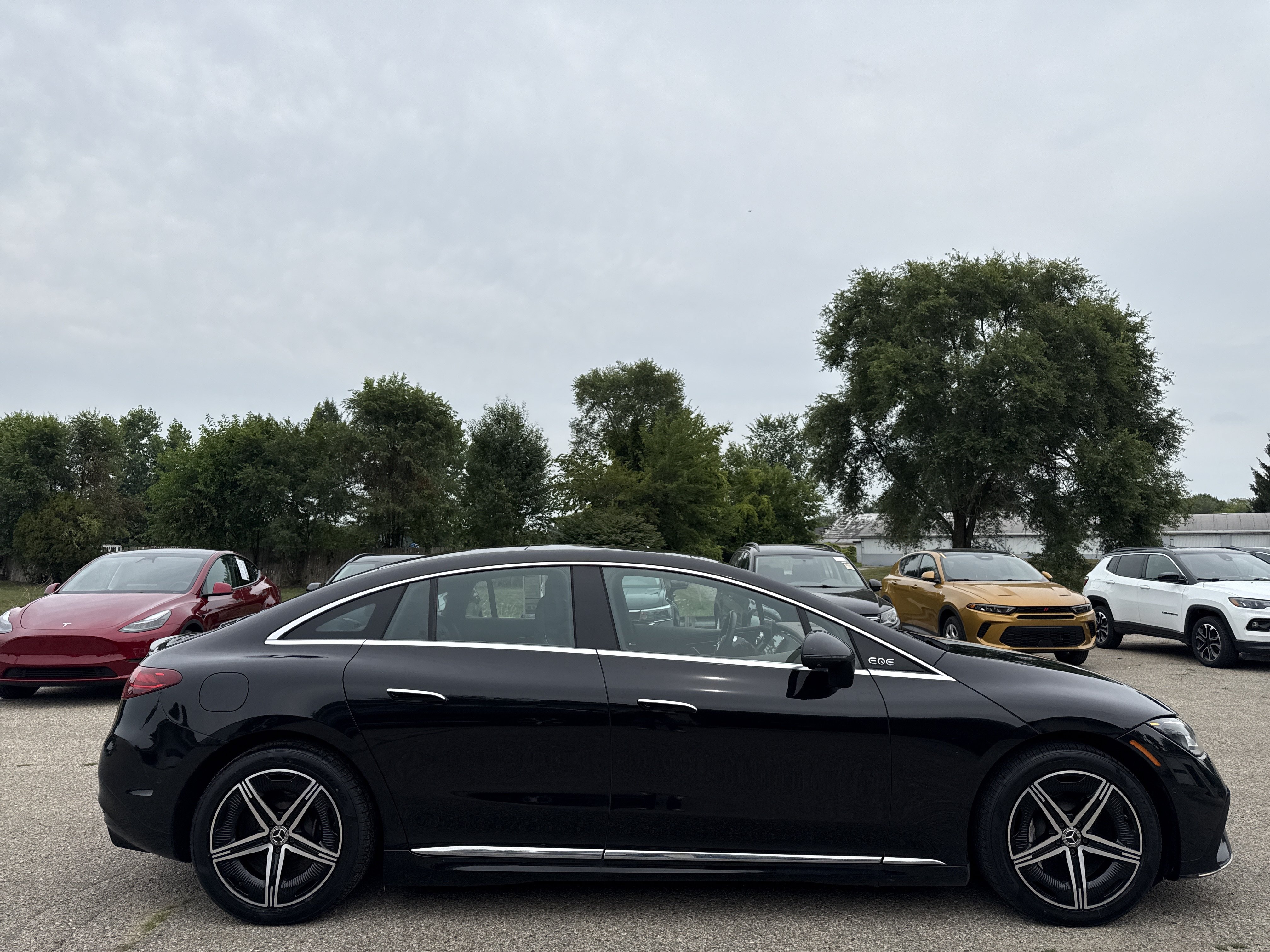 Used 2023 Mercedes-Benz EQE 350+ 4MATIC Sedan image 2