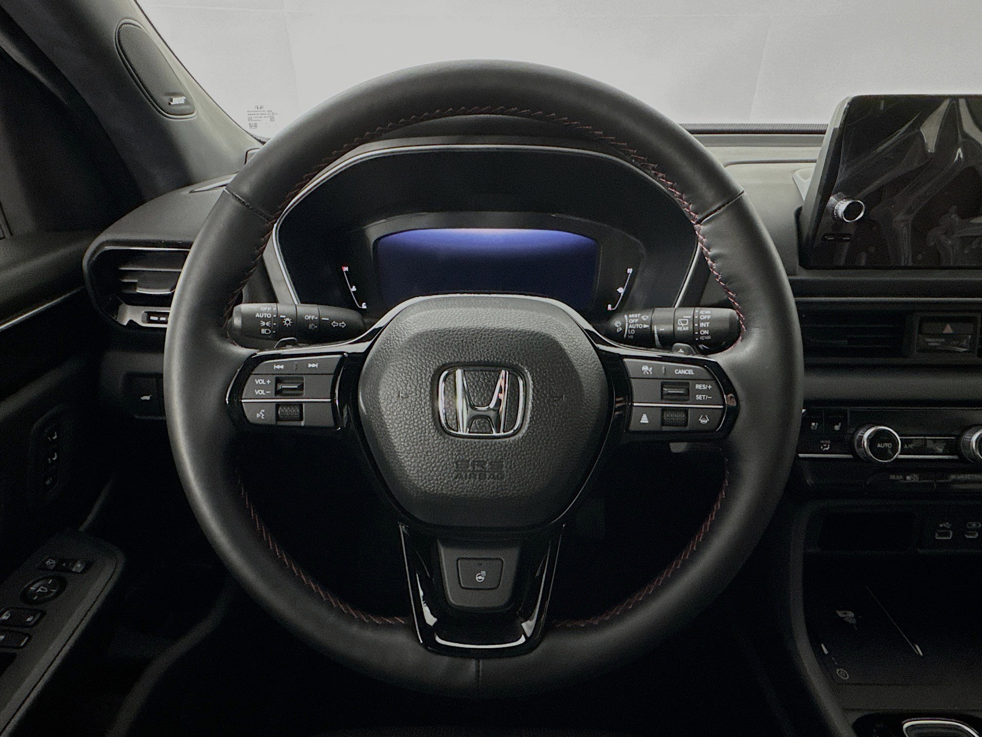 Certified 2025 Honda Pilot Black Edition image 11